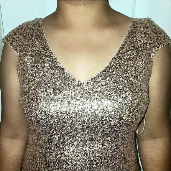 Theia | Kaylee Rose Gold Sequin Gown - Picture 3 of 7